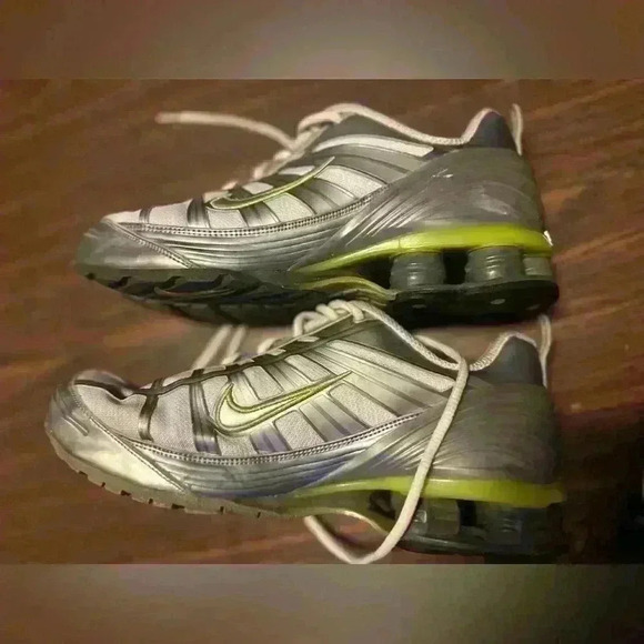 Vintage Nike Shox Womens Running Shoes Size 8 Silver Green Athletic Sneakers - Picture 6 of 7